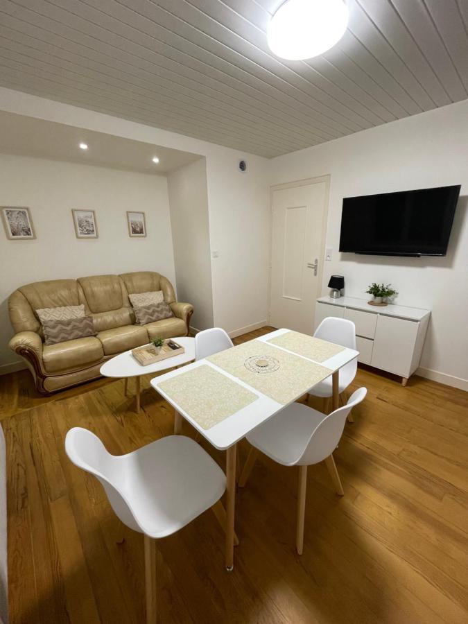 Charmant Logement Avec Garage A לה פורטל מראה חיצוני תמונה
